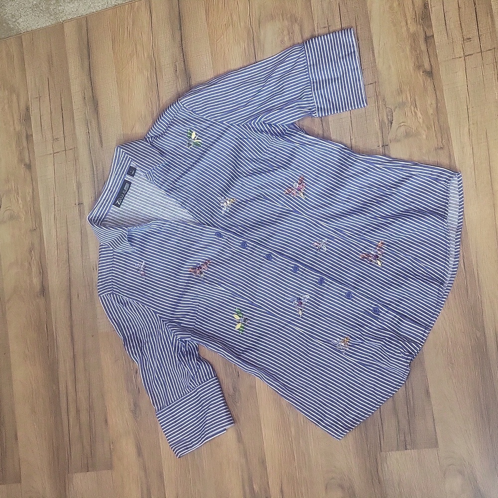 7TH AVENUE Blue White Sequin Dragonfly  Bug Short Cuffed Sleeve V-Neck Blouse